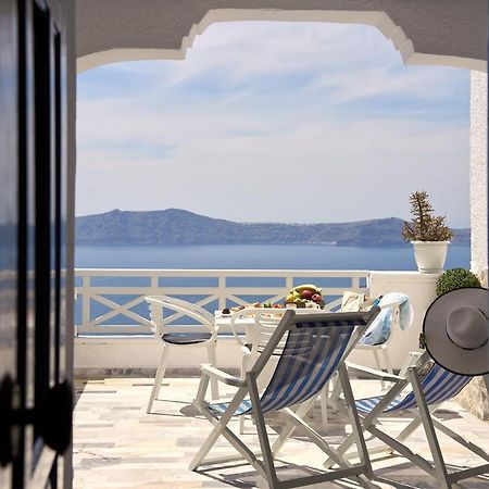 Amphitheater Cave Houses Fira  Exterior photo