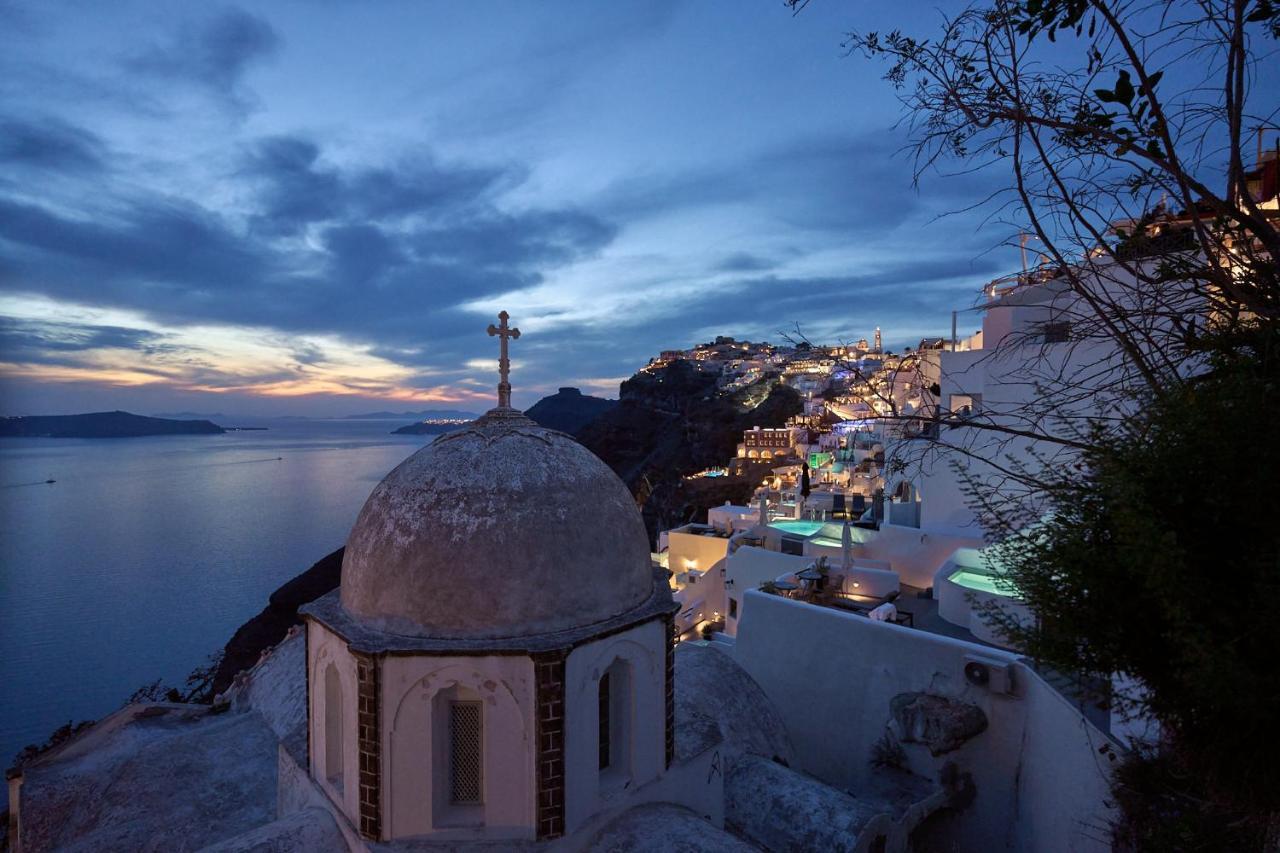 Amphitheater Cave Houses Fira  Exterior photo