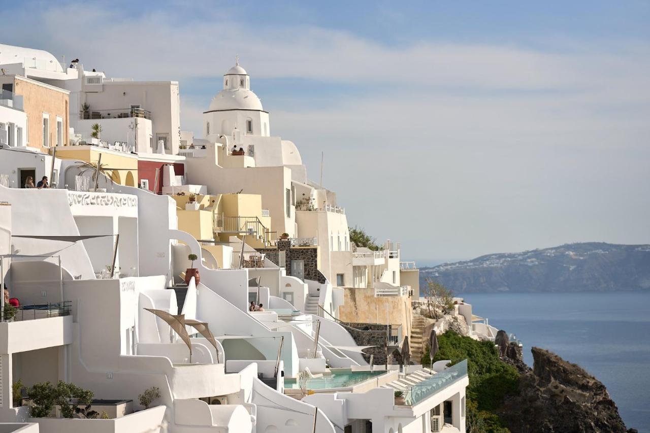 Amphitheater Cave Houses Fira  Exterior photo