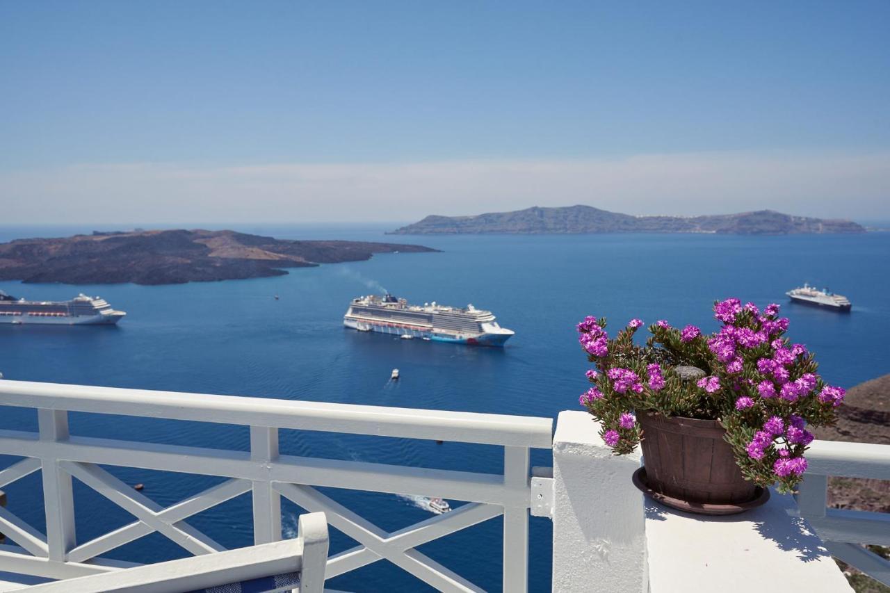 Amphitheater Cave Houses Fira  Exterior photo