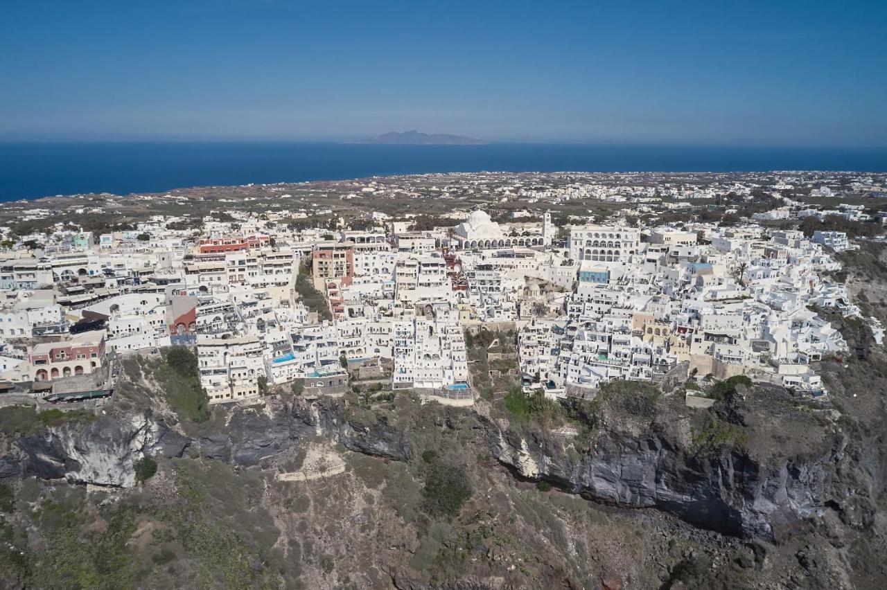 Amphitheater Cave Houses Fira  Exterior photo