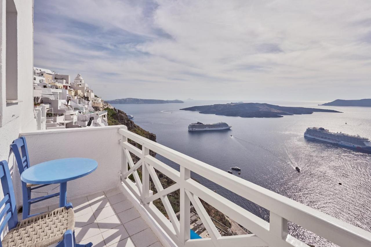Amphitheater Cave Houses Fira  Exterior photo