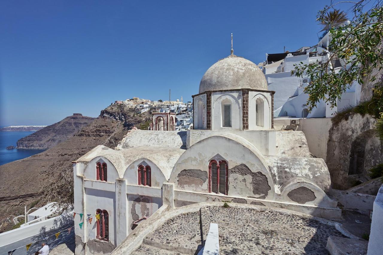 Amphitheater Cave Houses Fira  Exterior photo