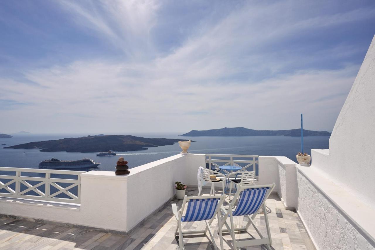 Amphitheater Cave Houses Fira  Exterior photo