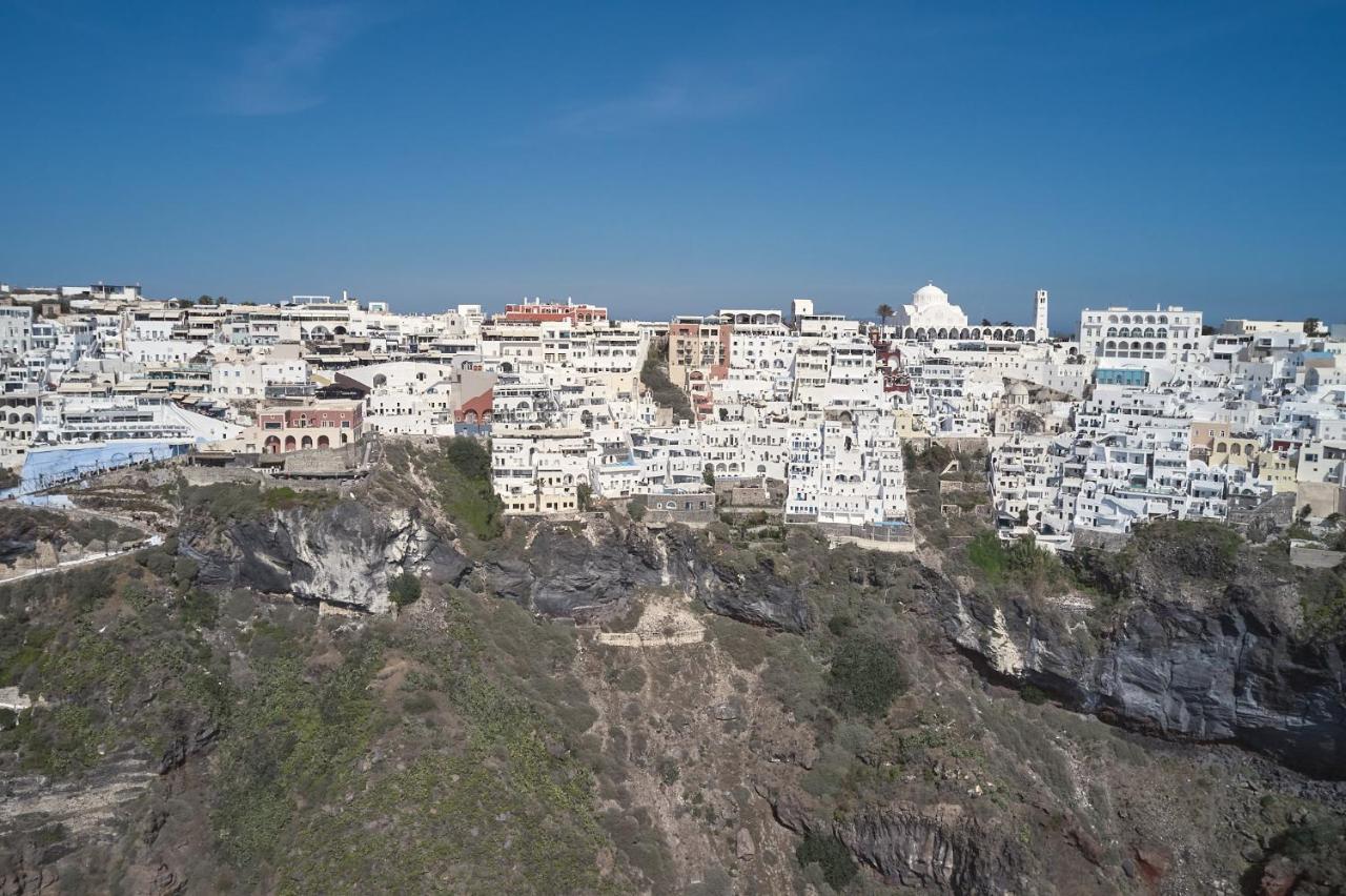 Amphitheater Cave Houses Fira  Exterior photo