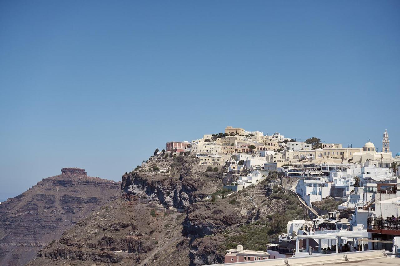 Amphitheater Cave Houses Fira  Exterior photo