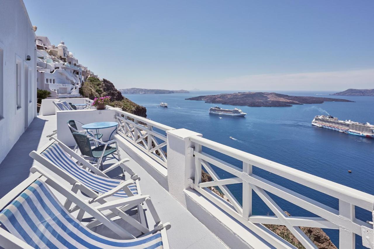 Amphitheater Cave Houses Fira  Exterior photo