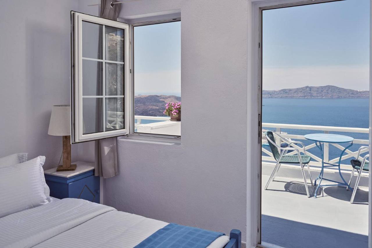 Amphitheater Cave Houses Fira  Exterior photo