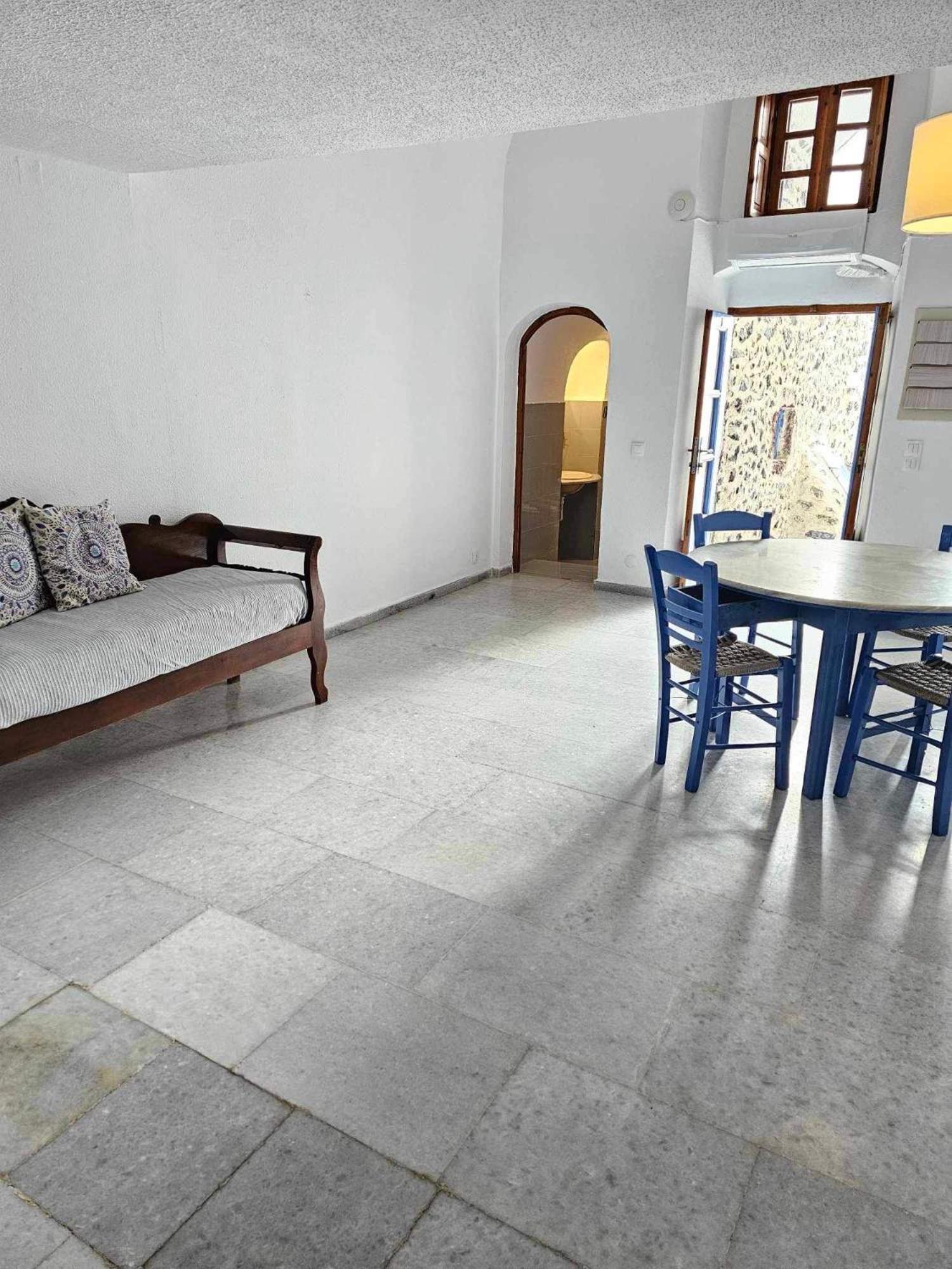 Amphitheater Cave Houses Fira  Exterior photo
